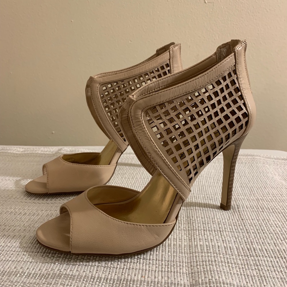 Jessica Simpson blush 4 inch heels size 7 1/2